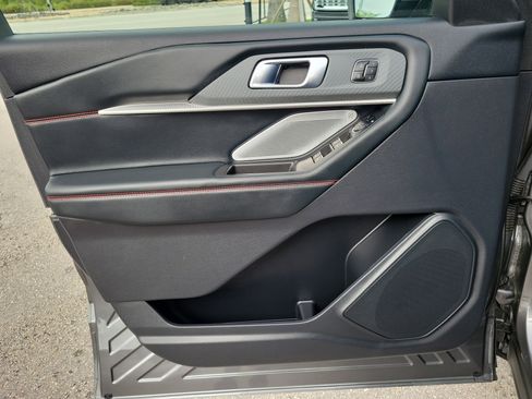 Used 2025 Ford Explorer ST AWD/4WD image 16