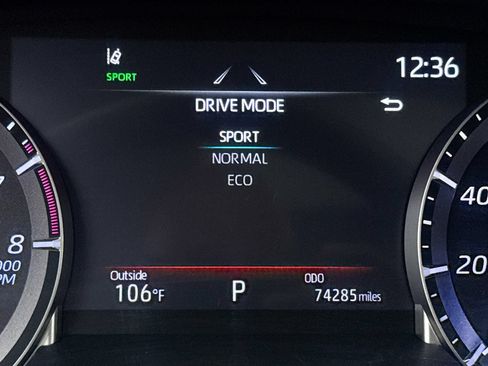 Used 2022 Toyota Highlander XLE FWD image 11
