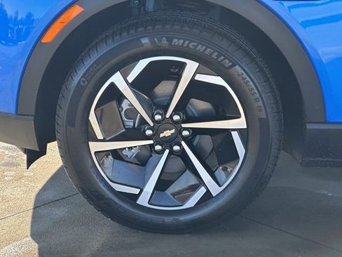 Certified 2025 Chevrolet Equinox EV LT w/ Comfort Package image 13