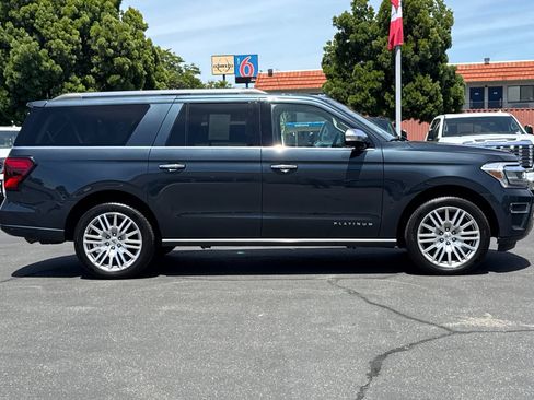 Used 2024 Ford Expedition Max Platinum AWD/4WD image 3