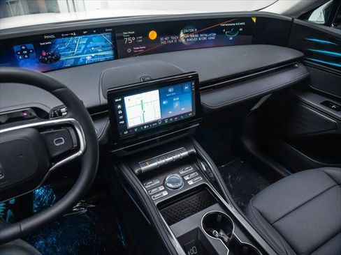 New 2026 Lincoln Nautilus Premier AWD/4WD image 16