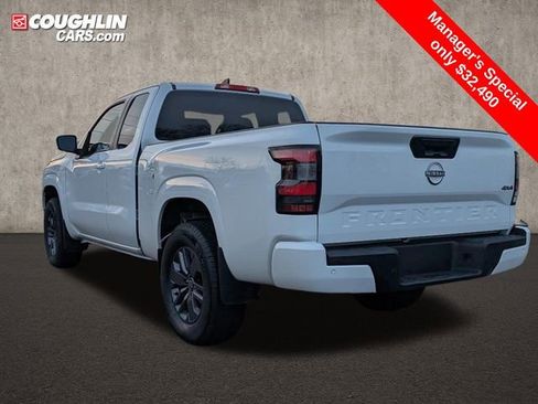 Certified 2025 Nissan Frontier SV image 6