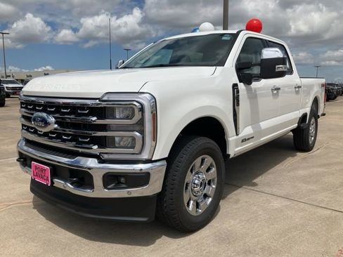 New 2025 Ford F250 Lariat w/ Lariat Ultimate Package image 4