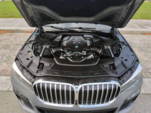 Used 2020 BMW 750i xDrive w/ Executive Package AWD/4WD image 41