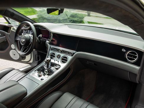 Used 2022 Bentley Continental GT AWD/4WD image 35