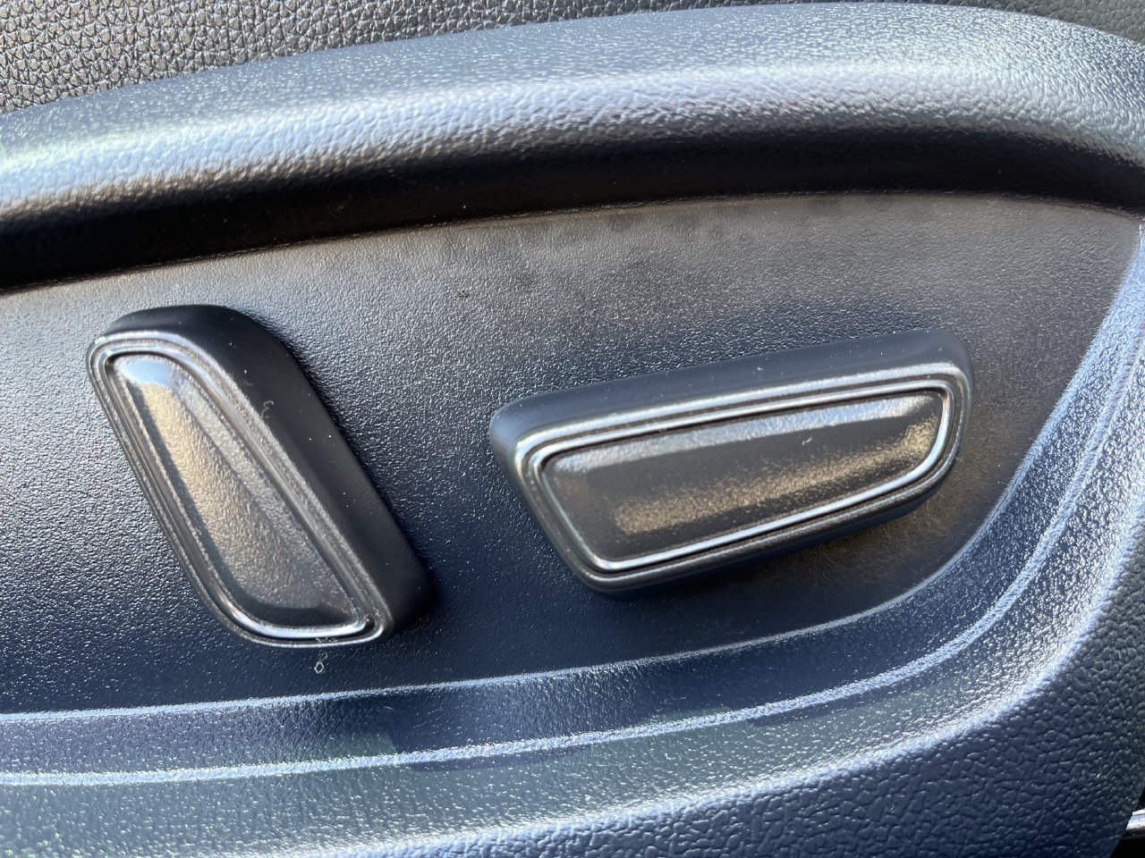 Used 2025 Toyota Camry XSE FWD image 25