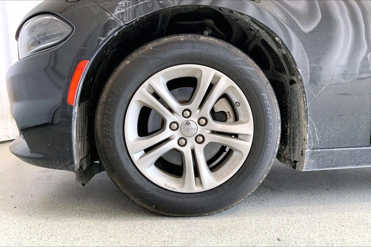 Used 2022 Dodge Charger SXT RWD image 4