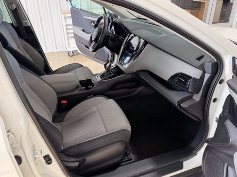 Used 2023 Subaru Outback Premium AWD/4WD image 8