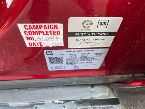 Used 2023 GMC Acadia SLT image 9