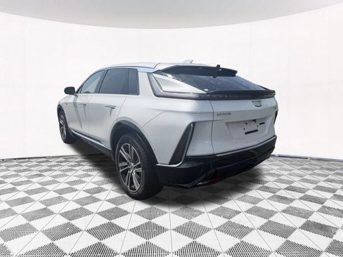 Used 2024 Cadillac Lyriq Luxury AWD/4WD image 10