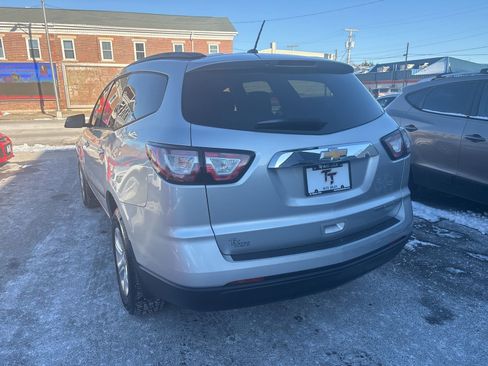 Used 2014 Chevrolet Traverse LS image 3