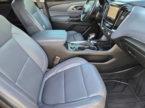 Certified 2021 Chevrolet Traverse LT w/ LT Premium Package FWD image 14