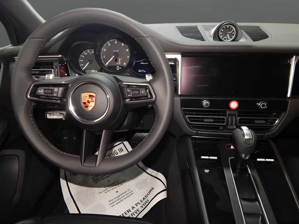 Used 2022 Porsche Macan AWD/4WD image 19