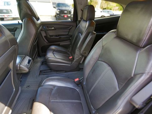 Used 2017 Chevrolet Traverse LT FWD image 17