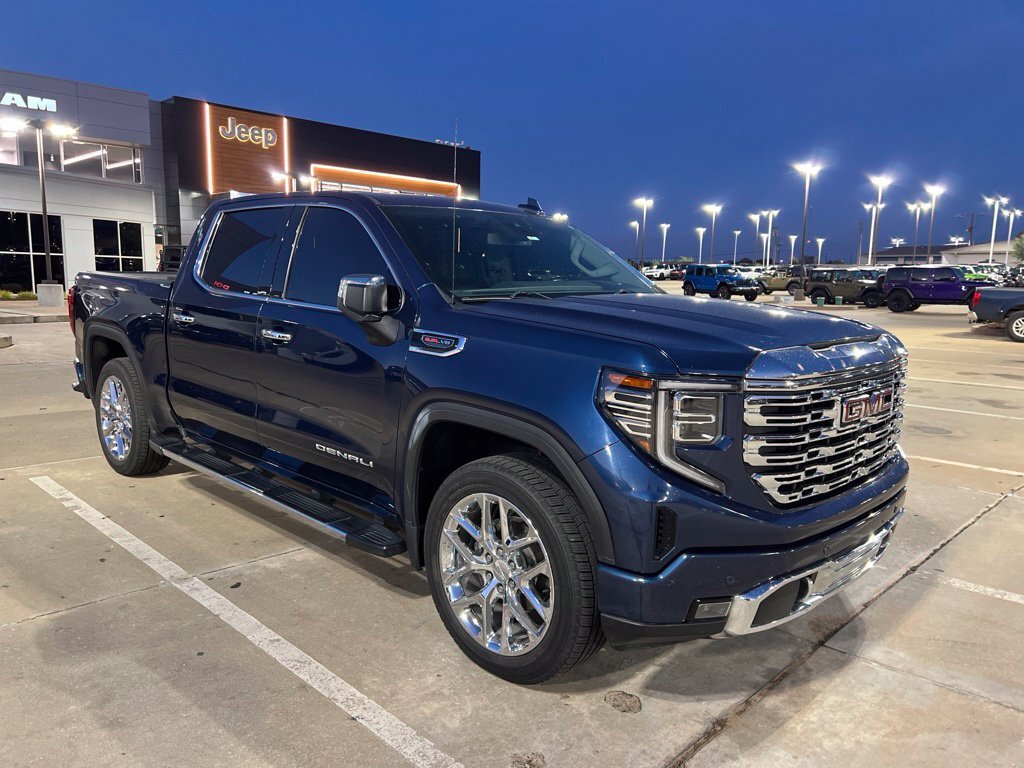 Used 2023 GMC Sierra 1500 Denali AWD/4WD image 2