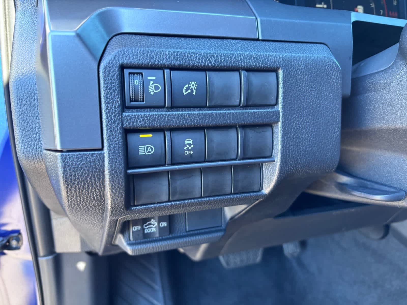 Used 2025 Toyota Tacoma SR5 AWD/4WD image 19