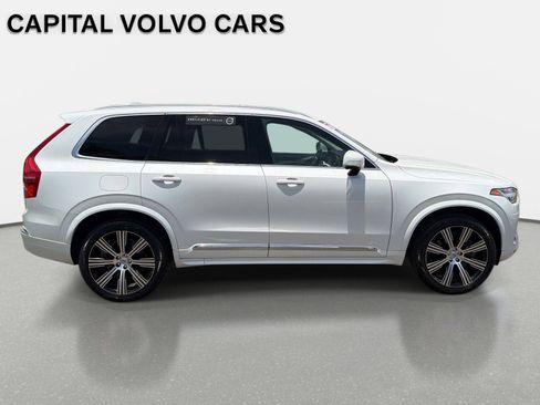 Used 2024 Volvo XC90 T8 Core AWD/4WD image 4