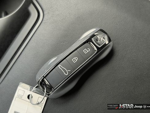 Used 2025 Porsche Panamera Turbo AWD/4WD image 31