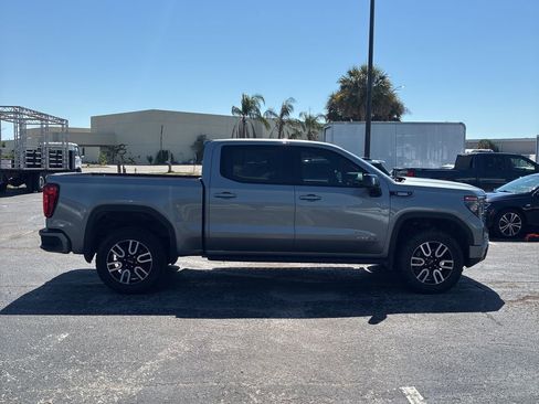 Used 2023 GMC Sierra 1500 AT4 w/ Technology Package AWD/4WD image 11