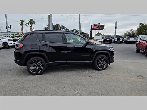 New 2026 Jeep Compass Latitude image 35