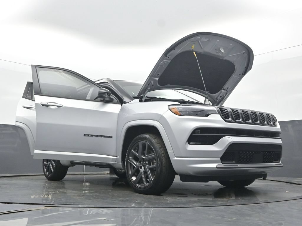 Used 2025 Jeep Compass Limited w/ Driver Assist Group I AWD/4WD image 63