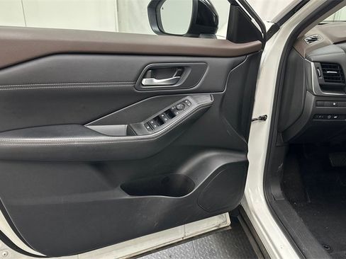 Certified 2023 Nissan Rogue SV w/ SV Premium B Package image 14