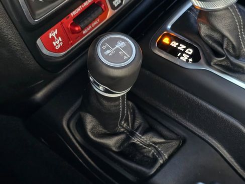 Used 2024 Jeep Wrangler Unlimited Rubicon image 39