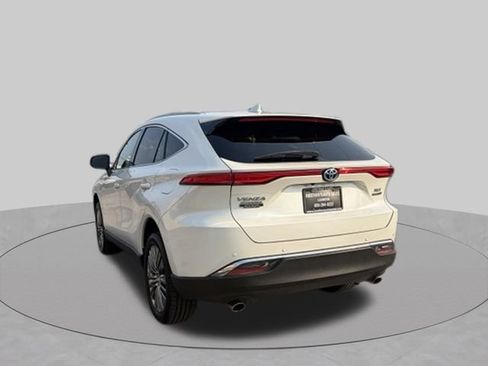 Used 2021 Toyota Venza XLE w/ Carpet Mat Package (TMS) AWD/4WD image 4