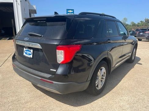 Used 2020 Ford Explorer XLT w/ Equipment Group 202A RWD image 4