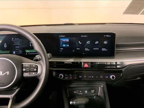 Used 2025 Kia K5 LXS FWD image 6