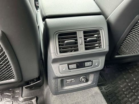 Used 2023 Audi Q5 2.0T Prestige AWD/4WD image 16