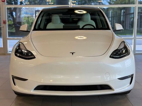 Used 2023 Tesla Model Y Long Range AWD/4WD image 2