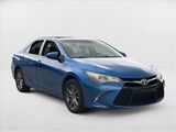 Used 2017 Toyota Camry SE image 3
