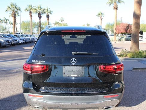 Used 2020 Mercedes-Benz GLB 250 image 4