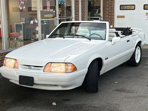 Used 1993 Ford Mustang LX RWD image 4