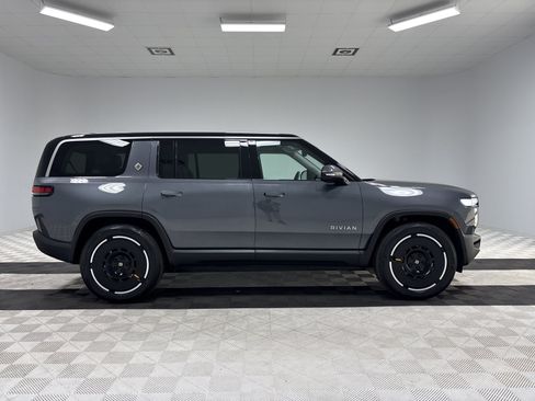 Used 2025 Rivian R1S Adventure Dual AWD/4WD image 6