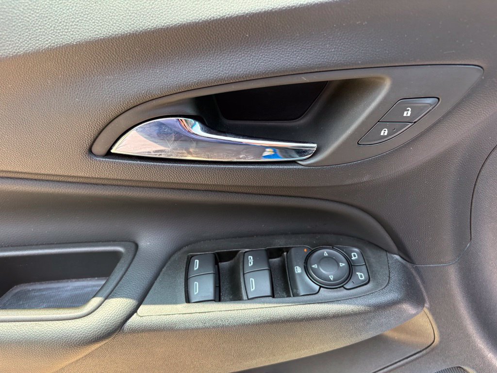 Used 2024 Chevrolet Equinox LT FWD image 14