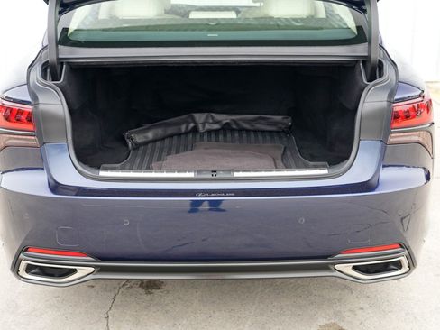 Used 2022 Lexus LS 500 image 10