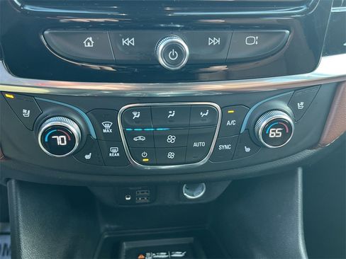 Used 2021 Chevrolet Traverse High Country image 25