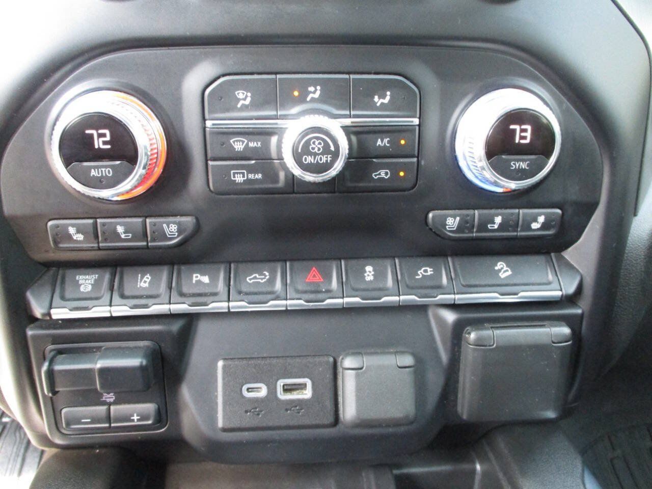 Used 2022 GMC Sierra 3500 Denali w/ Denali Ultimate Package AWD/4WD image 14