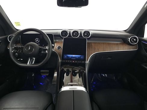 Used 2025 Mercedes-Benz GLC 350e 4MATIC image 22