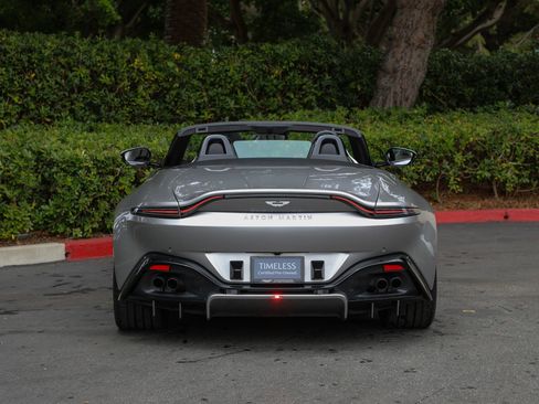 Used 2023 Aston Martin V8 Vantage Roadster RWD image 7