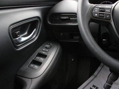 Used 2025 Honda HR-V LX image 20