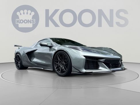 Used 2023 Chevrolet Corvette Z06 w/ Stealth Interior Trim Package RWD image 8