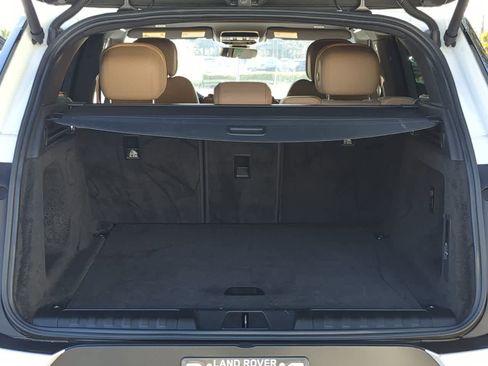 Used 2025 Land Rover Range Rover Sport SE image 35