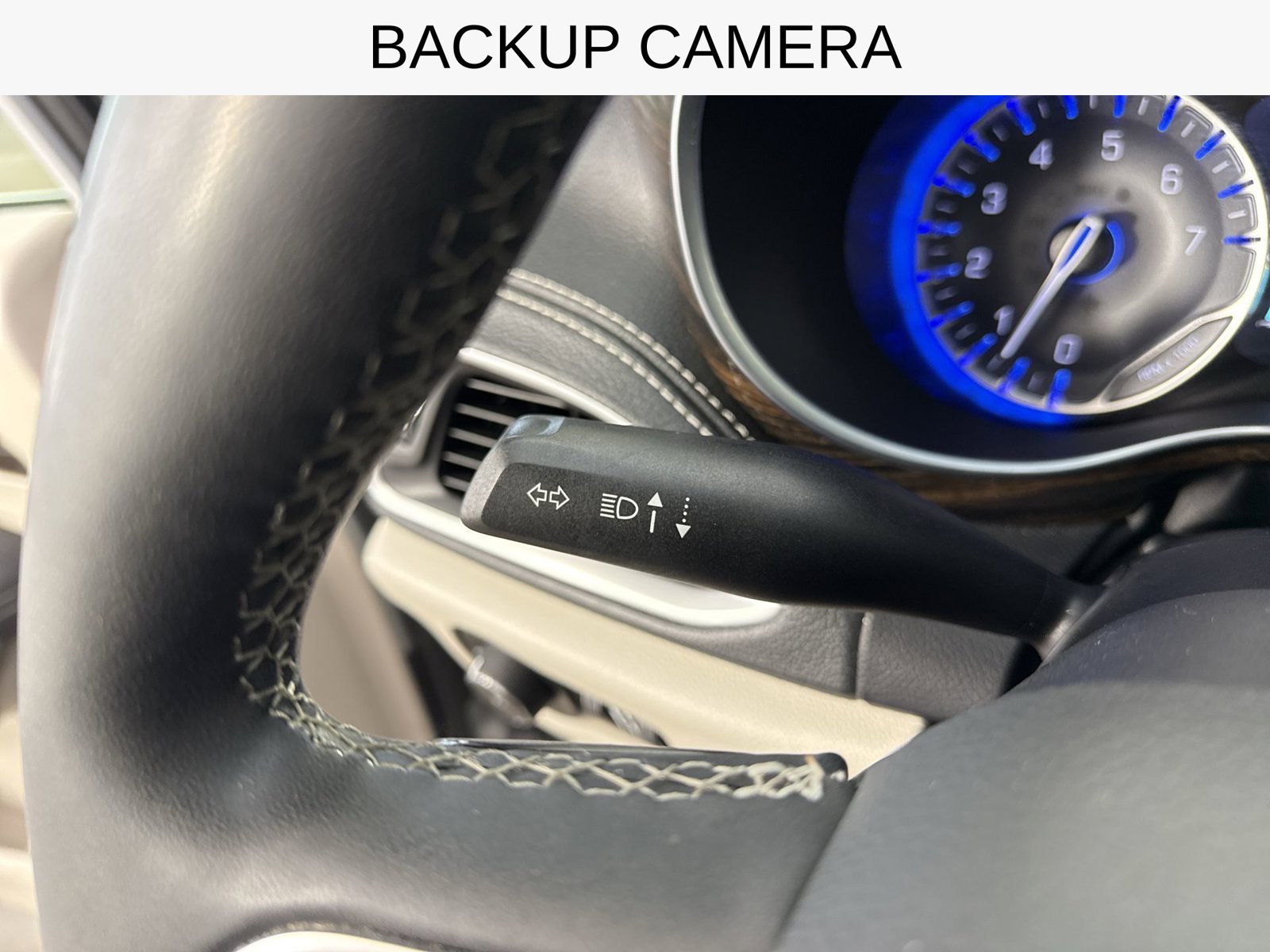 Used 2023 Chrysler Pacifica Limited FWD image 15