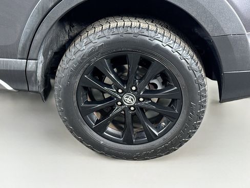 Certified 2018 Toyota RAV4 Adventure image 9
