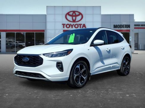 Used 2023 Ford Escape ST-Line Select AWD/4WD image 1