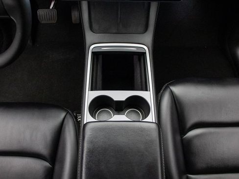 Used 2021 Tesla Model Y Long Range image 24