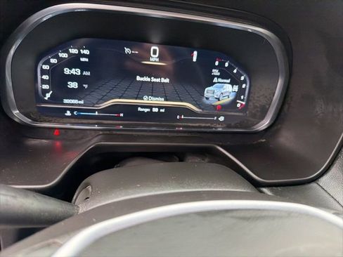 Used 2024 GMC Yukon XL SLT w/ SLT Luxury Package image 9